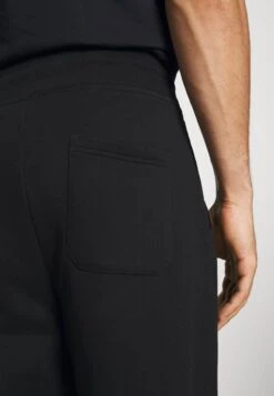 Gant ARCHIVE SHIELD - Jogginghose - Black -Indicode Jeans Verkäufe 0414071b8d6d4f568166113800e6ce11