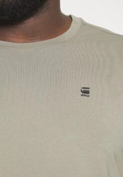 PLUS - T-Shirt Basic - Shamrock 12 PLUS - T-Shirt Basic - Shamrock -Indicode Jeans Verkäufe 0b66246414134b9f95295e1211768e72