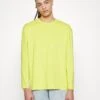 Karl Lagerfeld Jeans RELAXED LONG SLEEVE TEE - Langarmshirt - Sulphur Spring 2 Karl Lagerfeld Jeans RELAXED LONG SLEEVE TEE - Langarmshirt - Sulphur Spring -Indicode Jeans Verkäufe 0e99540eee8b4077a921b6001d285b58