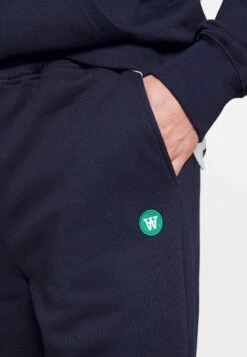 Wood Wood JOGGERS - Jogginghose - Navy -Indicode Jeans Verkäufe 1b49e37d7a8e4d9b9a076baf56f4c05d