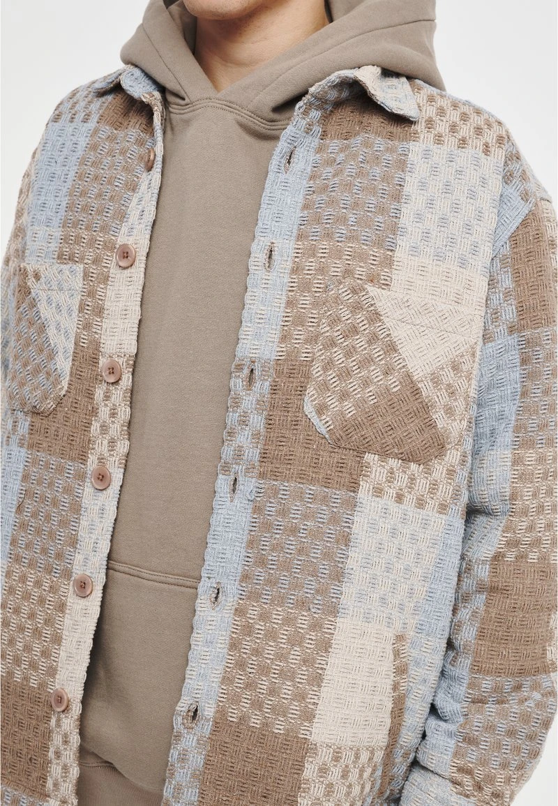 Pegador ELGAR UNISEX - Hemdbluse - Taupe/bright White 7 Pegador ELGAR UNISEX - Hemdbluse - Taupe/bright White – Bild 5