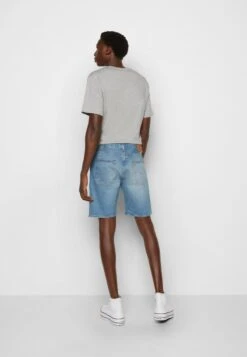 HEMMED - Jeans Shorts - Bleu Eyes Little -Indicode Jeans Verkäufe 2ad12228d4314927a71b502e10ea7039