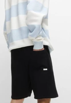 PULL & BEAR BASIC - Shorts - Black 11 PULL & BEAR BASIC - Shorts - Black -Indicode Jeans Verkäufe 389bebea23894544897c54ab52ec40bb