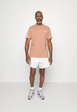 Adidas Originals TECH TEE - T-Shirt Basic - Clay Strata -Indicode Jeans Verkäufe 46a21d5aaf044afb8870645da9659fc6