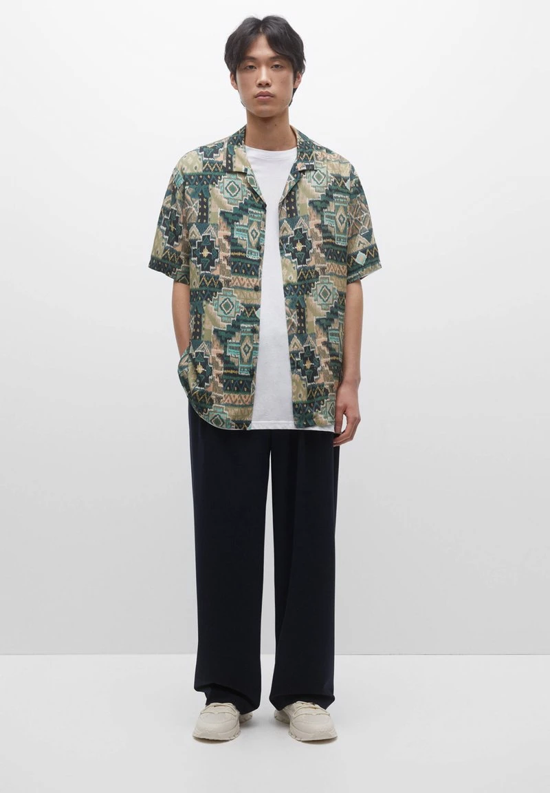 PULL & BEAR PRINTED SHORT SLEEVE - Hemd - Green 4 PULL & BEAR PRINTED SHORT SLEEVE - Hemd - Green – Bild 2