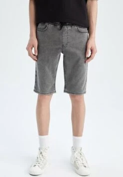 DeFacto Jeans Shorts - Black -Indicode Jeans Verkäufe 4aeb1d7de3c14a9cb69fa0de04296958