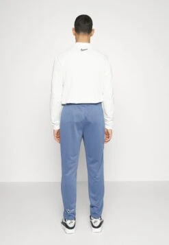 Nike Sportswear TREND PANT - Jogginghose - Diffused Blue 12 Nike Sportswear TREND PANT - Jogginghose - Diffused Blue -Indicode Jeans Verkäufe 593290d6e1944ab38f781bb8412323a4
