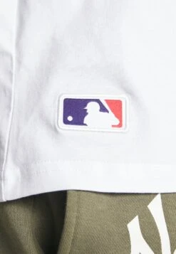 NEW ERA MLB NEW YORK YANKEES LEAGUE ESSENTIALS OVERSIZED TEE - Vereinsmannschaften - White/black -Indicode Jeans Verkäufe 612d6adcf83f4c928f73ee37a9760e4e