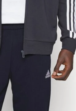 Adidas Sportswear SET - Trainingsanzug - Legend Ink -Indicode Jeans Verkäufe 6404c272728842b18603bae1f8c1f1ec