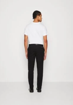 Calvin Klein MODERN - Stoffhose - Black -Indicode Jeans Verkäufe 64357912e973467cb21143166791dc00