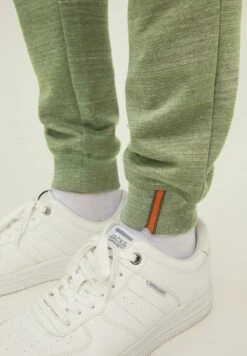 Jack & Jones GORDEN BERG LANGE - Jogginghose - Grün -Indicode Jeans Verkäufe 6e170da53c114ad6a38df02bc4264a89