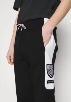 Bikkembergs Jogginghose - Black -Indicode Jeans Verkäufe 83a385d71ef748089a487dfa8455c8db