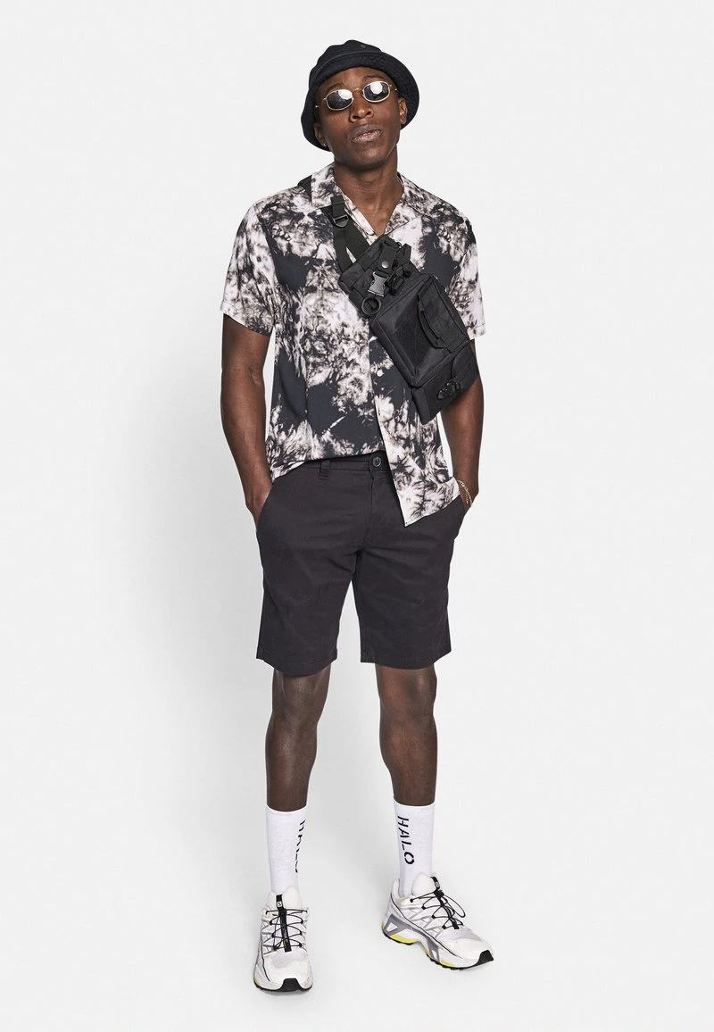 Redefined Rebel RRETHAN - Shorts - Black 4 Redefined Rebel RRETHAN - Shorts - Black – Bild 2