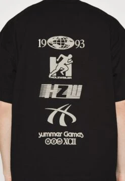 Holzweiler WINGS SPORTY TEE - T-Shirt Print - Black 11 Holzweiler WINGS SPORTY TEE - T-Shirt Print - Black -Indicode Jeans Verkäufe 92de84494f5c4359869a3ff44ecd3255