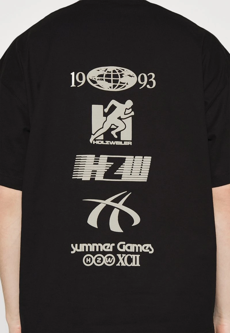 Holzweiler WINGS SPORTY TEE - T-Shirt Print - Black 6 Holzweiler WINGS SPORTY TEE - T-Shirt Print - Black – Bild 4