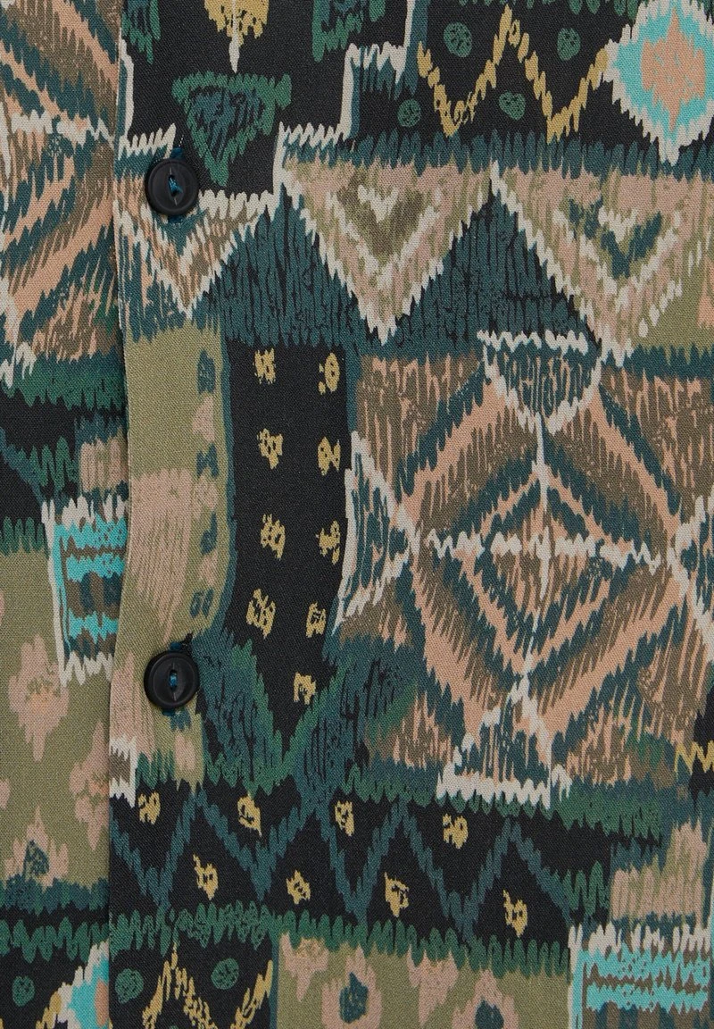 PULL & BEAR PRINTED SHORT SLEEVE - Hemd - Green 8 PULL & BEAR PRINTED SHORT SLEEVE - Hemd - Green – Bild 6