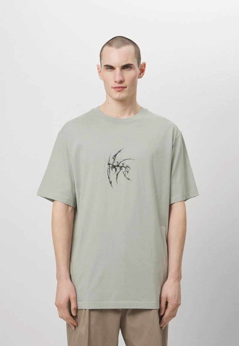 ARTWORK REGULAR TEE SHORT SLEEVE - T-Shirt Print - Light Grey 3 ARTWORK REGULAR TEE SHORT SLEEVE - T-Shirt Print - Light Grey