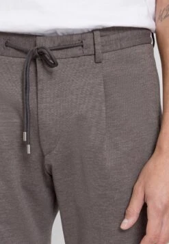 Baldessarini Jogginghose - Rosin 11 Baldessarini Jogginghose - Rosin -Indicode Jeans Verkäufe 9cb491f62a2f41749413d6c2e3d8d556