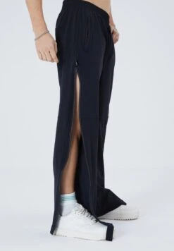 MIT REISSVERSCHLUSS - Jogginghose - Schwarz 12 MIT REISSVERSCHLUSS - Jogginghose - Schwarz -Indicode Jeans Verkäufe a93edf61d6cf4445897955bef1828bd7