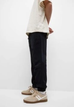 PULL & BEAR BASIC - Jogginghose - Black -Indicode Jeans Verkäufe b8d922563a70443bae3f4a4a0913b0a8