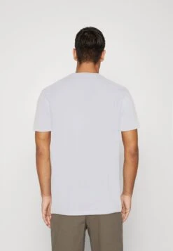 Jack & Jones JJTRESOR TEE CREW NECK - T-Shirt Print - White 10 Jack & Jones JJTRESOR TEE CREW NECK - T-Shirt Print - White -Indicode Jeans Verkäufe bcb754d06a8846e5bbc4a2a242ba0a33