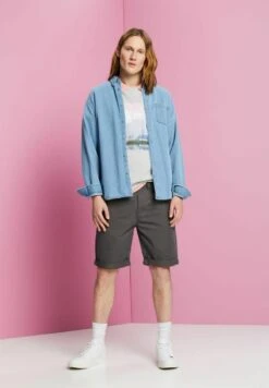 ESPRIT MIT PRINT - T-Shirt Print - Light Grey New 10 ESPRIT MIT PRINT - T-Shirt Print - Light Grey New -Indicode Jeans Verkäufe bfd0f6549ca74dbab0665912023da235