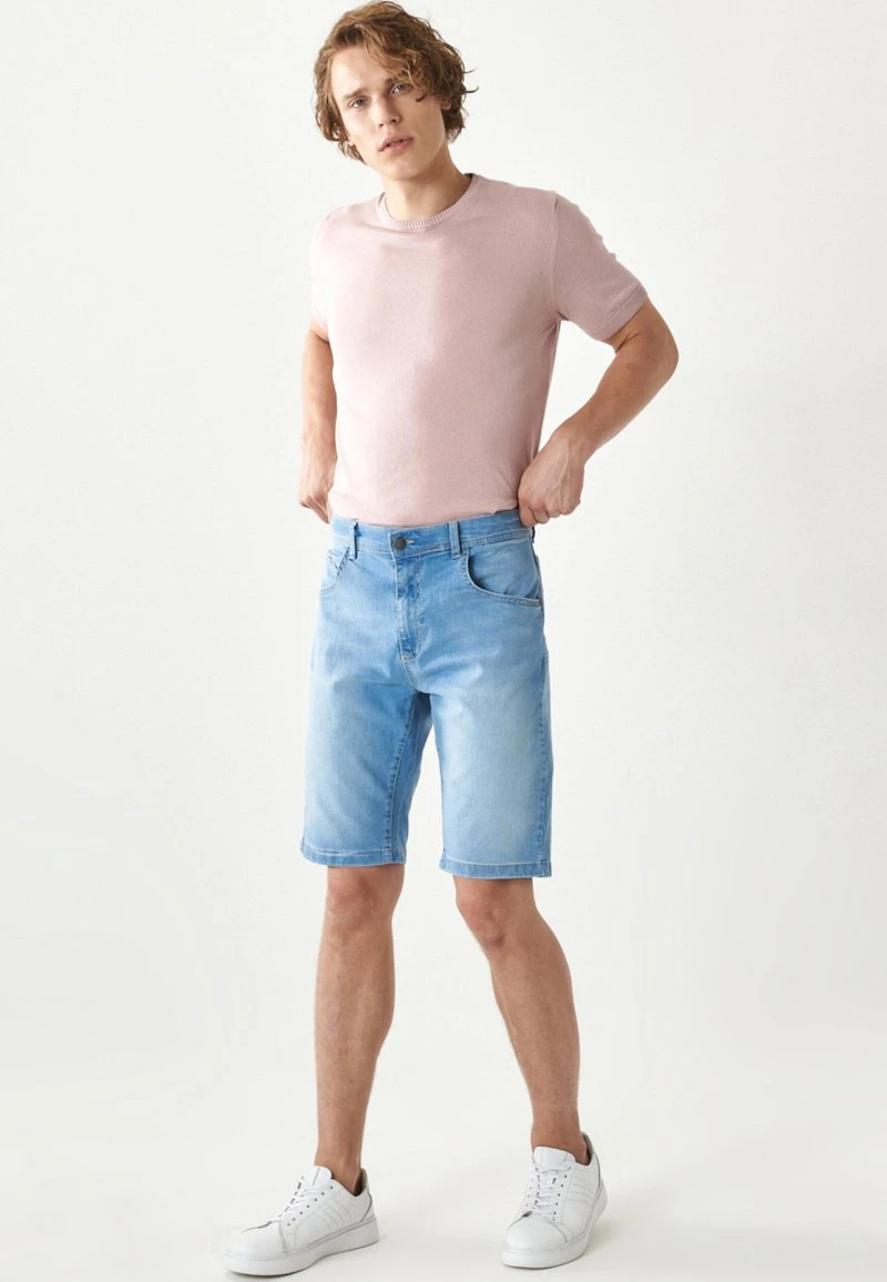 Jeans Shorts - Ice Blue 4 Jeans Shorts - Ice Blue – Bild 2