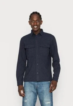 Marc O'Polo OVERSHIRT WITH CAMP COLLAR LONG SLEEVE TWO PATCHED FLAP POCKET - Hemd - Dark Navy 13 Marc O'Polo OVERSHIRT WITH CAMP COLLAR LONG SLEEVE TWO PATCHED FLAP POCKET - Hemd - Dark Navy -Indicode Jeans Verkäufe cd06871076354a87a790f3e73c824cdc