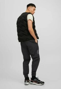 Jack & Jones BILL - Stoffhose - Black -Indicode Jeans Verkäufe d24b4f3a4f9545c2a607678a34b398b6