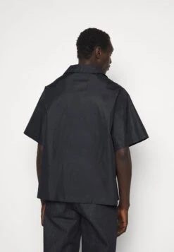 LIMON UNISEX - Hemdbluse - Black 11 LIMON UNISEX - Hemdbluse - Black -Indicode Jeans Verkäufe e367a410f18a451e84475c7a325a6d08