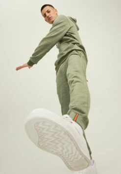 Jack & Jones GORDEN BERG LANGE - Jogginghose - Grün -Indicode Jeans Verkäufe e3d031b8169b412895b2f3cd58e85625