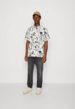 Indicode Jeans Verkäufe -Indicode Jeans Verkäufe e45fc49fc530474098f74a676b1d48b0