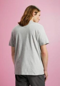 ESPRIT MIT PRINT - T-Shirt Print - Light Grey New 12 ESPRIT MIT PRINT - T-Shirt Print - Light Grey New -Indicode Jeans Verkäufe ebf98b574e0f4f3abafb4c36cd92dee1