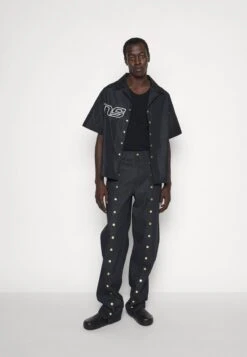 LIMON UNISEX - Hemdbluse - Black 12 LIMON UNISEX - Hemdbluse - Black -Indicode Jeans Verkäufe ed332dd664ef4428a110ac59a41271f4