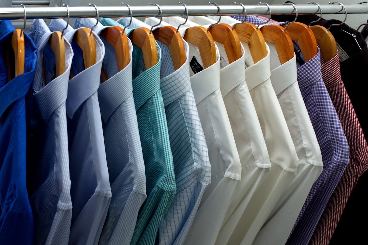 Indicode Jeans Verkäufe -Indicode Jeans Verkäufe matching hangers shutterstock 1922847689